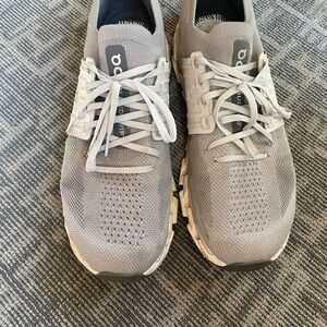 On Running Men's Light Gray Athletic Shoes
